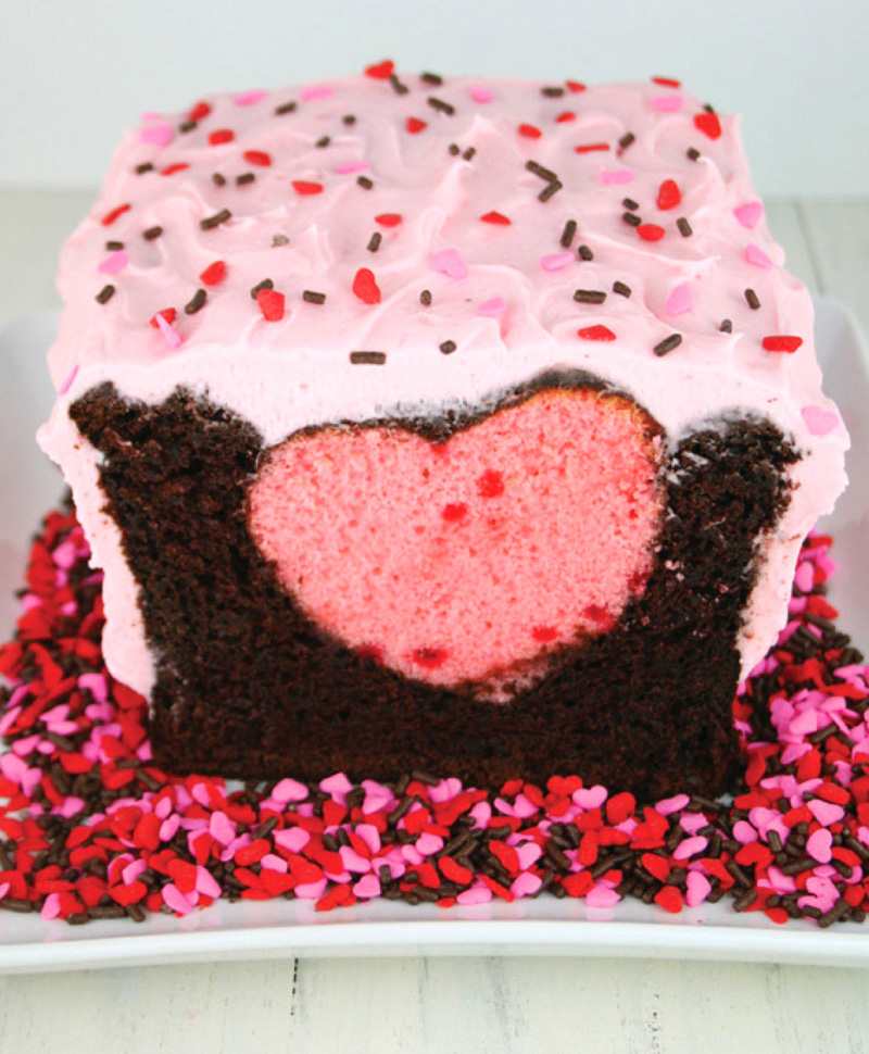 Chocolate Strawberry Surprise Inside Cake #Valentine's Day #recipes #cakes #trendypins