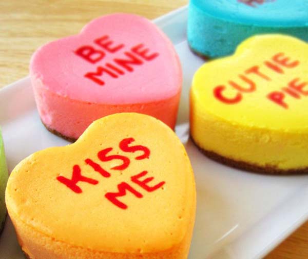 Conversation Heart Cheesecakes #Valentine's Day #recipes #desserts #trendypins