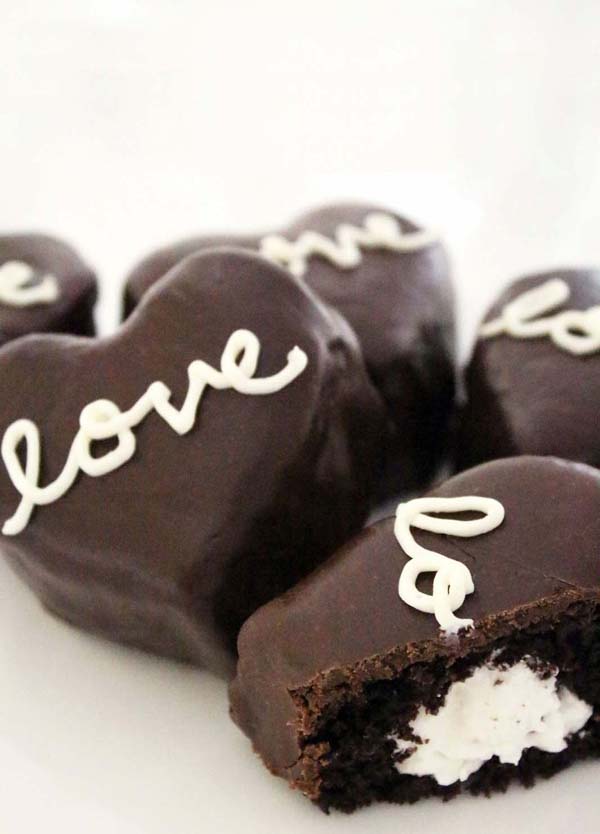 Cream Filled Chocolate Heart-Shaped Cakes #Valentine's Day #recipes #desserts #trendypins