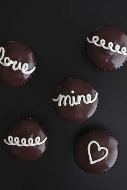 Cream Filled Hostess Style Cupcakes #Valentine's Day #recipes #cupcakes #trendypins