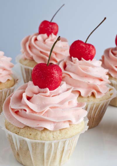 French Vanilla Cupcakes with Maraschino Swiss Meringue Buttercream #Valentine's Day #recipes #cupcakes #trendypins