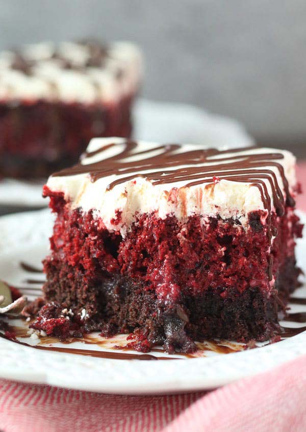 Gooey Red Velvet Brownie Cake #Valentine's Day #recipes #cakes #trendypins