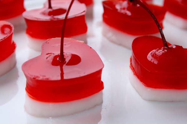 Heart Jello Shots with Cherries #Valentine's Day #recipes #treats #trendypins