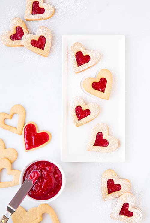 Heart Linzer Cookies #Valentine's Day #recipes #desserts #trendypins