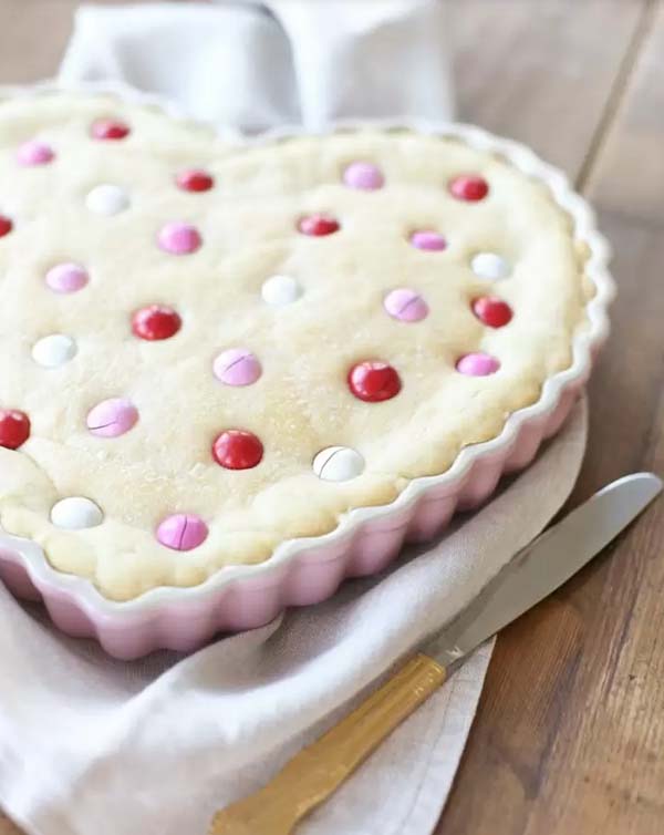 Heart Sugar Cookie Cake #Valentine's Day #recipes #desserts #trendypins