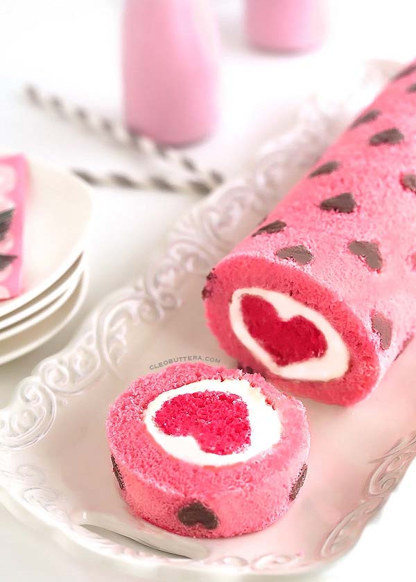 “Love is All Around” Cake Roll #Valentine's Day #recipes #cakes #trendypins