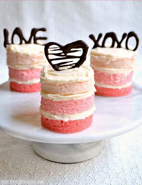 Mini Ombre Cakes #Valentine's Day #recipes #cakes #trendypins