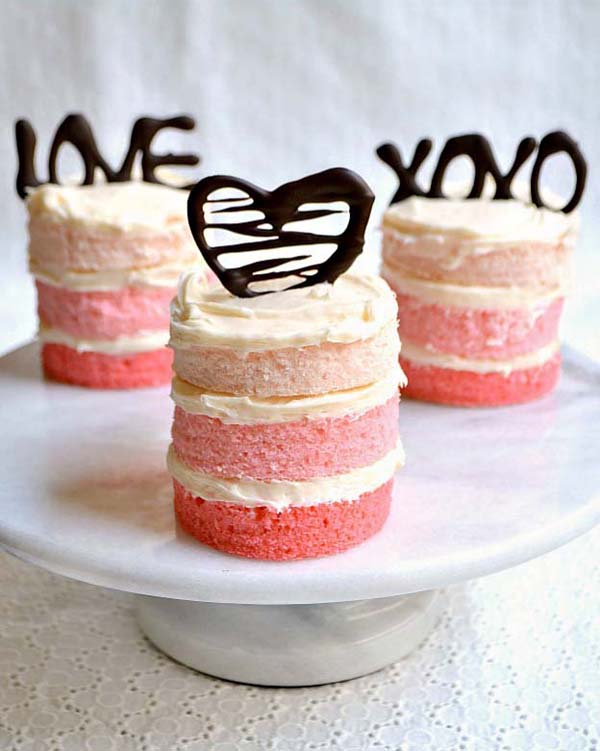 Mini Ombre Cakes #Valentine's Day #recipes #desserts #trendypins