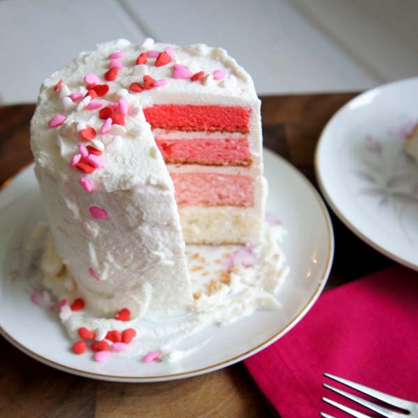 Mini Ombre Valentine’s Day Cake for Two #Valentine's Day #recipes #cakes #trendypins