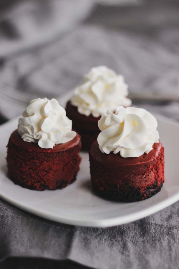 Mini Red Velvet Cheesecakes #Valentine's Day #recipes #desserts #trendypins