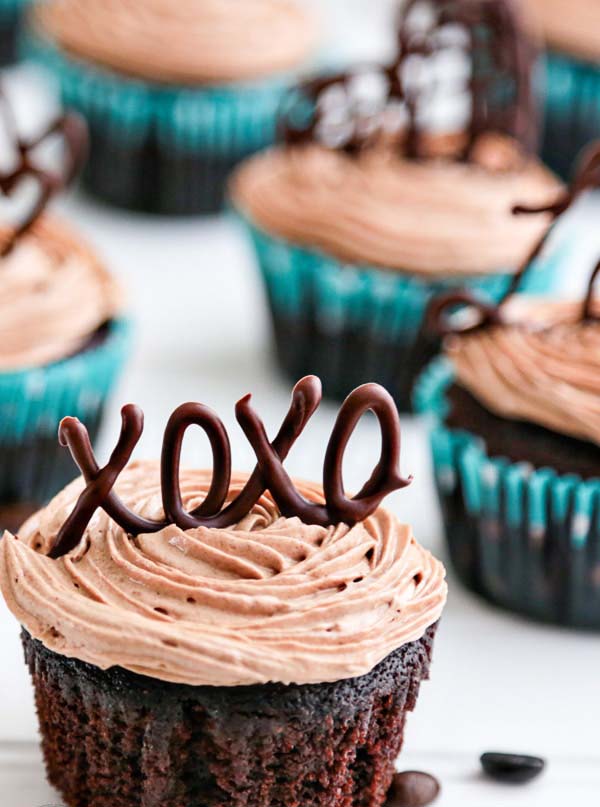 Moist Chocolate Cupcakes with Prague Frosting #Valentine's Day #recipes #cupcakes #trendypins