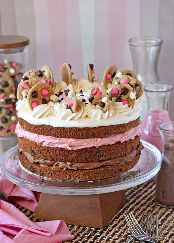 Neapolitan Chocolate Chip Cookie Cake #Valentin's Day #recipes #cakes #trendypins