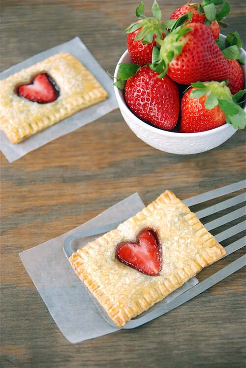 Nutella Strawberry Pop Tarts #Valentine's Day #recipes #treats #trendypins