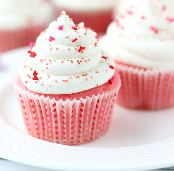 Pink Velvet Cupcakes #Valentine's Day #recipes #cupcakes #trendypins