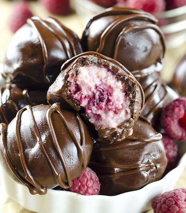 Raspberry Cheesecake Truffles #Valentine's Day #recipes #desserts #trendypins