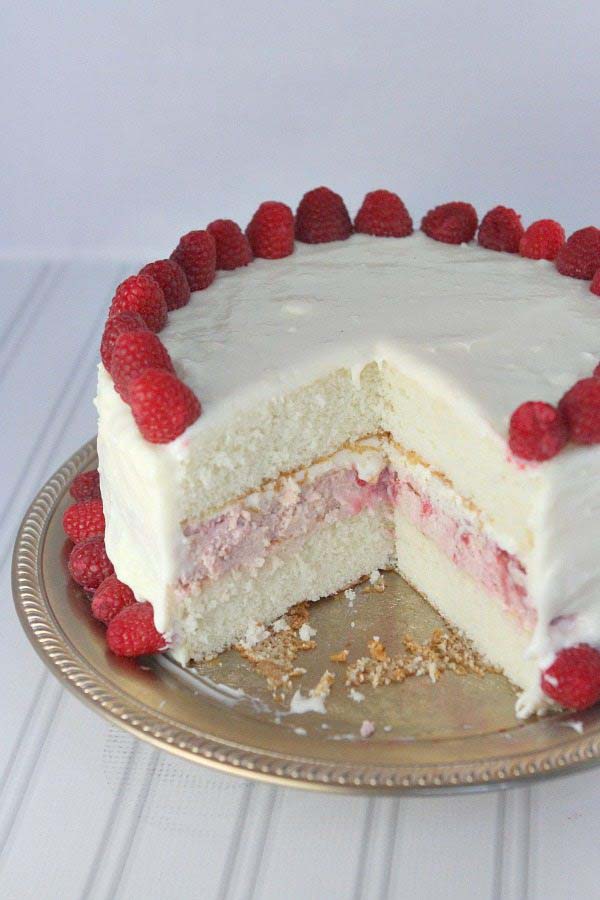 Raspberry Cheesecake Cake #Valentine's Day #recipes #desserts #trendypins