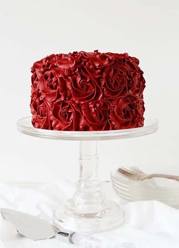 Red Velvet Buttercream #Valentine's Day #recipes #cakes #trendypins