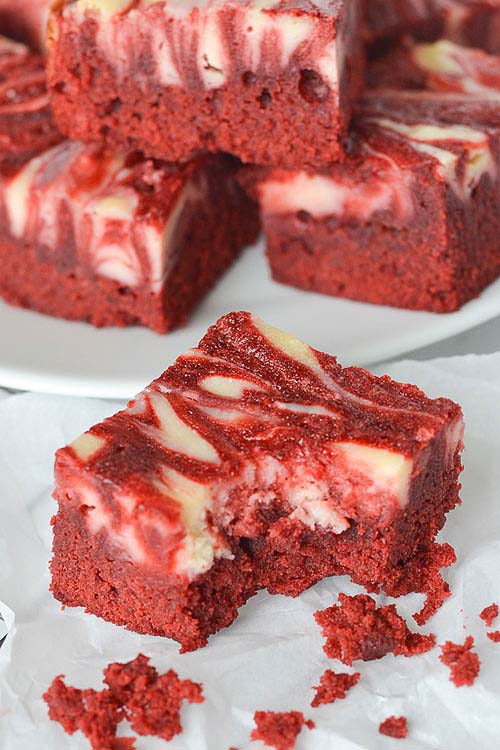 Red Velvet Cheesecake Brownies #Valentine's Day #recipes #desserts #trendypins