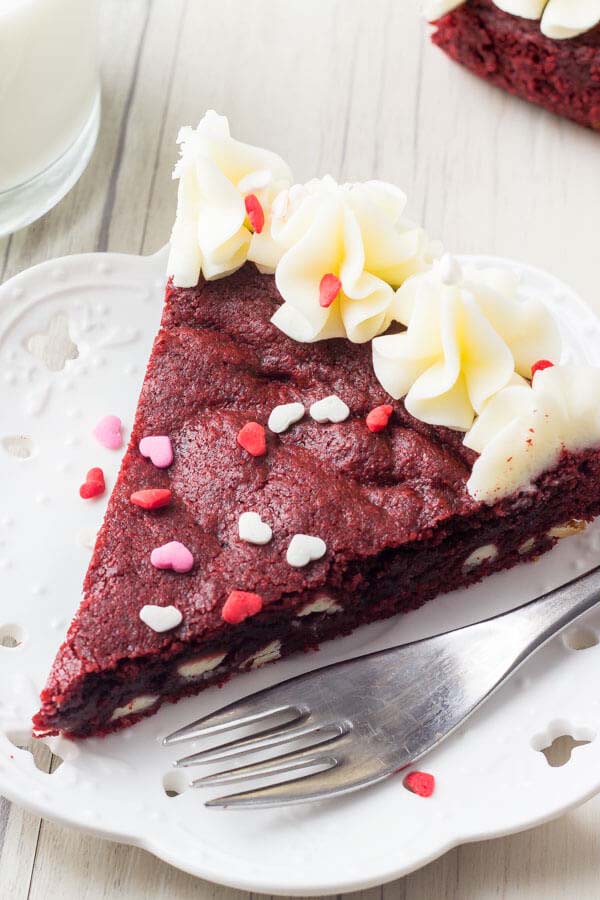 Red Velvet Cookie Cake #Valentine's Day #recipes #desserts #trendypins