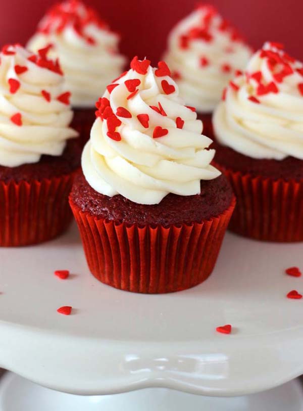 Red Velvet Cupcakes #Valentine's Day #recipes #cupcakes #trendypins