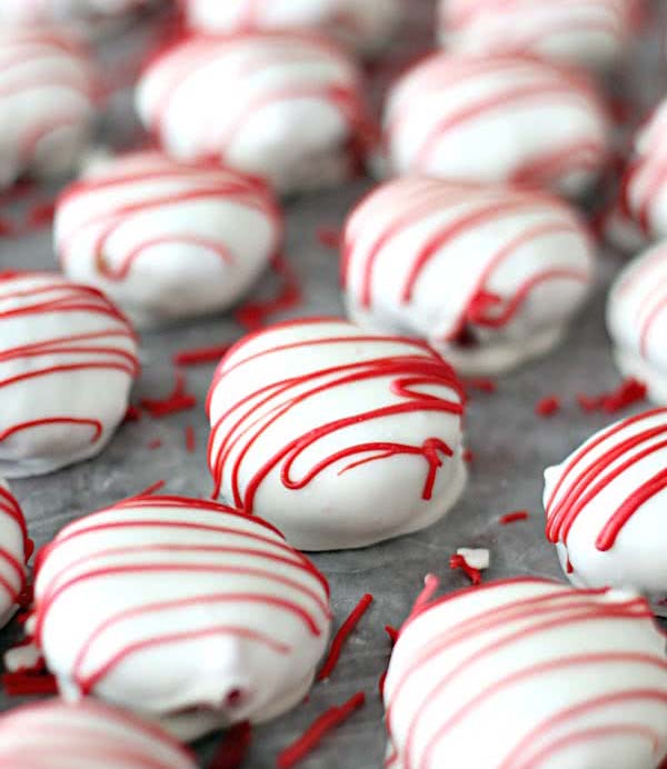 Red Velvet Cake Bites #Valentine's Day #recipes #desserts #trendypins