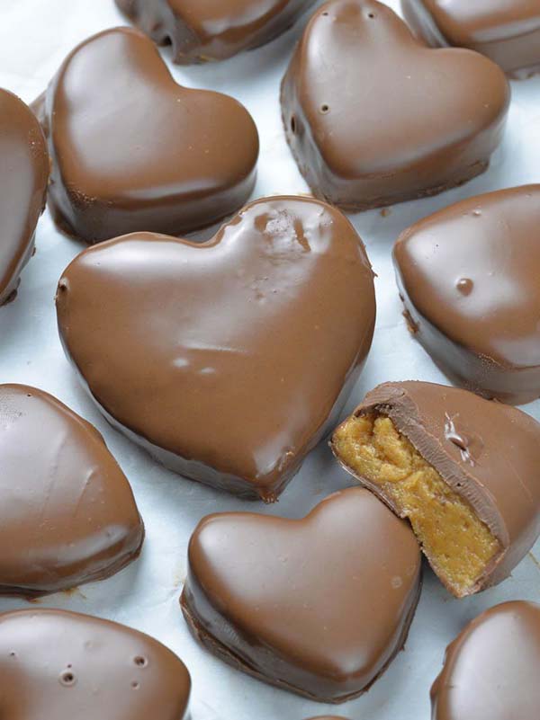Reese’s Peanut Butter Valentine’s Heart #Valentine's Day #recipes #desserts #trendypins