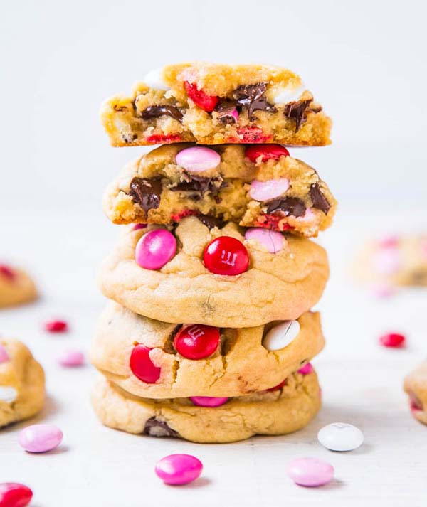 Soft M&M Chocolate Chip Cookies #Valentine's Day #recipes #desserts #trendypins