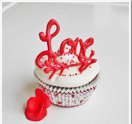 Valentine Cupcake Toppers #Valentine's Day #recipes #cupcakes #trendypins