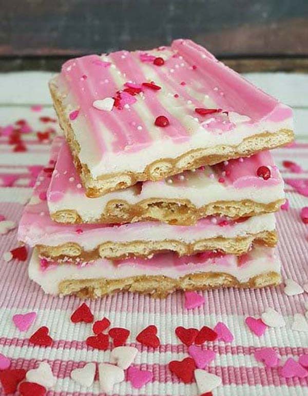 Valentine’s Crack #Valentine's Day #recipes #treats #trendypins