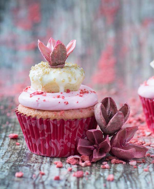 Valentine’s Day Donut Cupcakes #Valentine's Day #recipes #cupcakes #trendypins