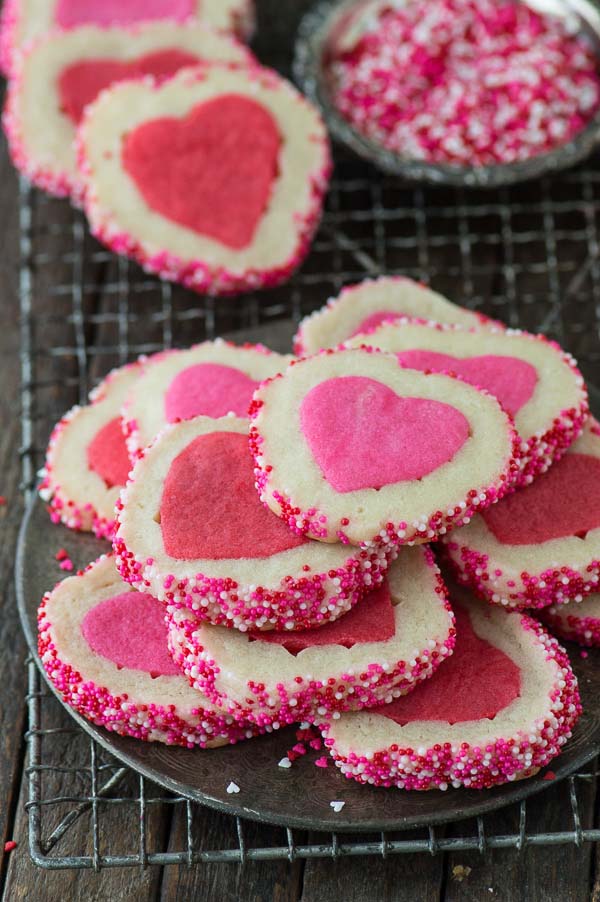 Valentine’s Day Slice N’ Bake Cookies #Valentine's Day #recipes #desserts #trendypins