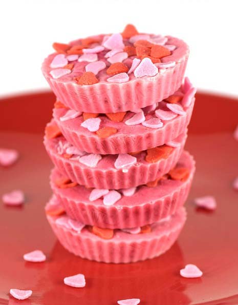 Valentine’s Day Yogurt Bites #Valentine's Day #recipes #treats #trendypins
