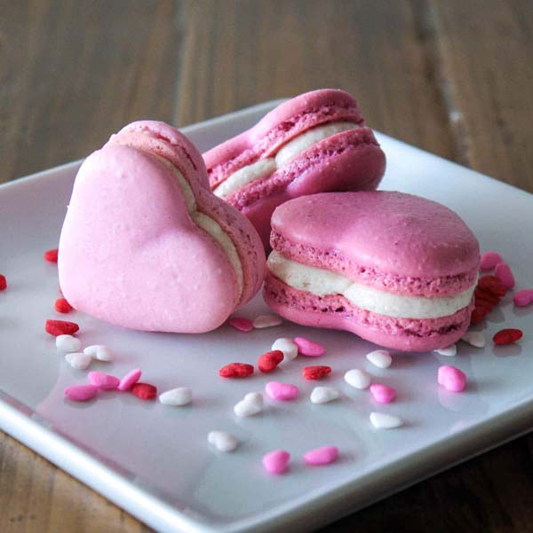 Valentine’s Heart Macarons #Valentine's Day #recipes #desserts #trendypins