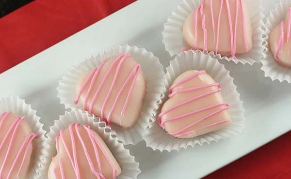 Valentine’s Heart Petit Fours #Valentine's Day #recipes #desserts #trendypins