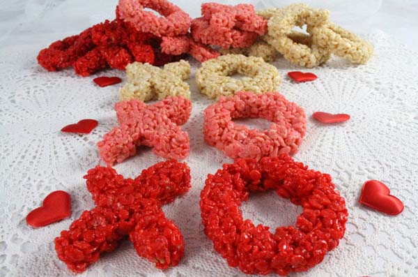 XO Rice Krispie Treats #Valentine's Day #recipes #treats #trendypins