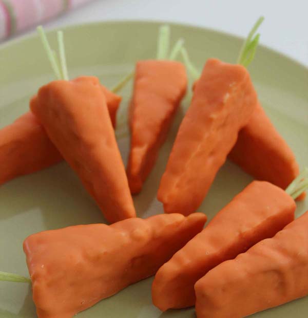 3 Ingredient Easter Carrot Rice Krispie Treats #Easter #treats #recipes #trendypins