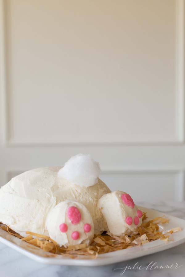 Adorable Bunny Butt Cake #Easter #cakes #recipes #trendypins