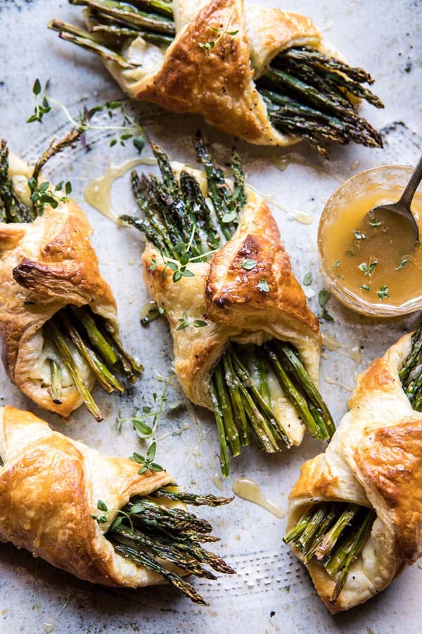 Asparagus and Brie Puff Pastry #Easter #appetizers #recipes #trendypins