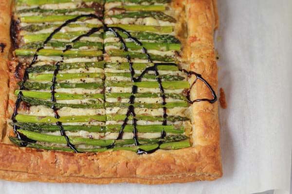 Asparagus Gruyere Tart #Easter #dinner #recipes #trendypins