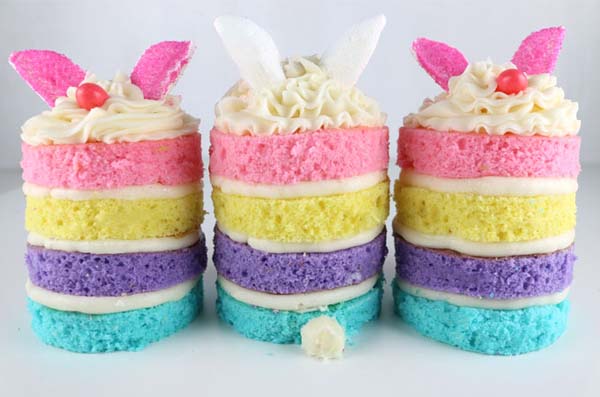 Bunny Mini Cakes #Easter #cakes #recipes #trendypins