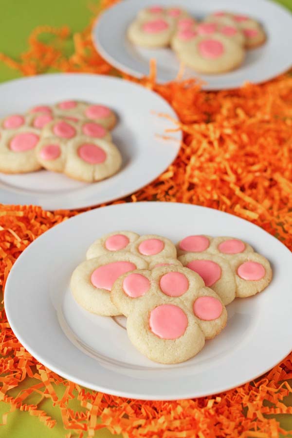 Bunny Paw Thumbprint  Cookies #Easter #desserts #recipes #trendypins