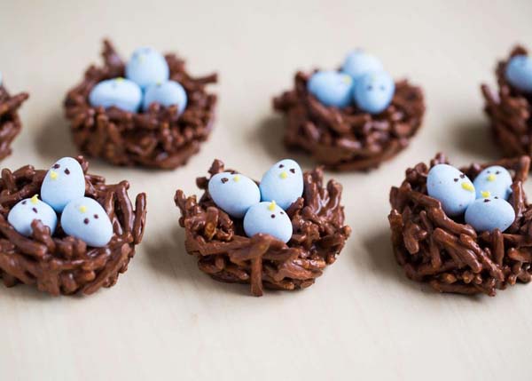 Chocolate Egg Nest Treats #Easter #treats #recipes #trendypins