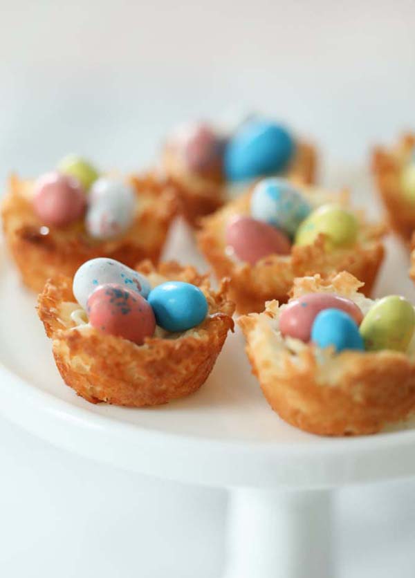 Coconut Macaroons Nest #Easter #desserts #recipes #trendypins