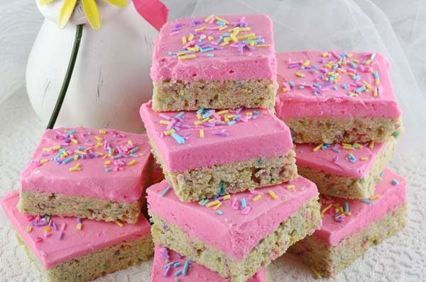 Confetti Sprinkles Sugar Cookie Bars #Easter #desserts #recipes #trendypins