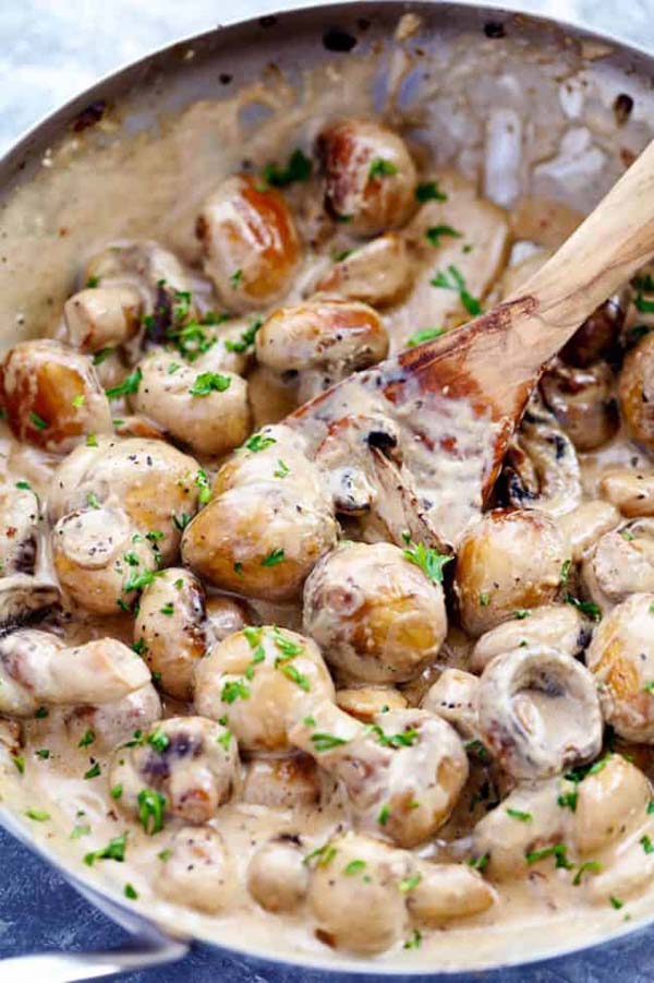 Creamy Garlic Parmesan Mushrooms #Easter #dinner #recipes #trendypins