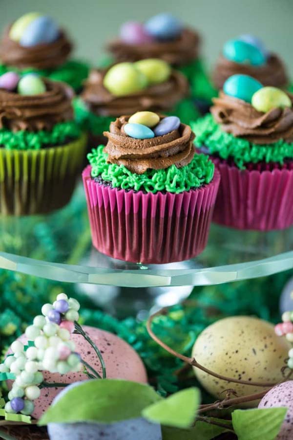Easter Birds Nest Cupcakes #Easter #desserts #recipes #trendypins