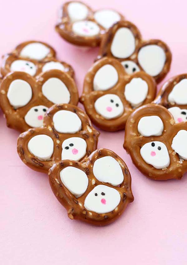 Easter Bunny Pretzels #Easter #treats #recipes #trendypins