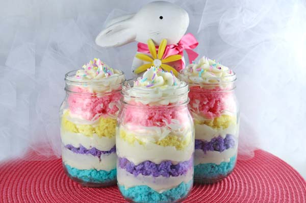 Easter Cupcakes in a Jar #Easter #treats #recipes #trendypins