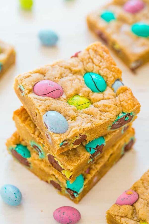 Easter Egg Blondies #Easter #desserts #recipes #trendypins