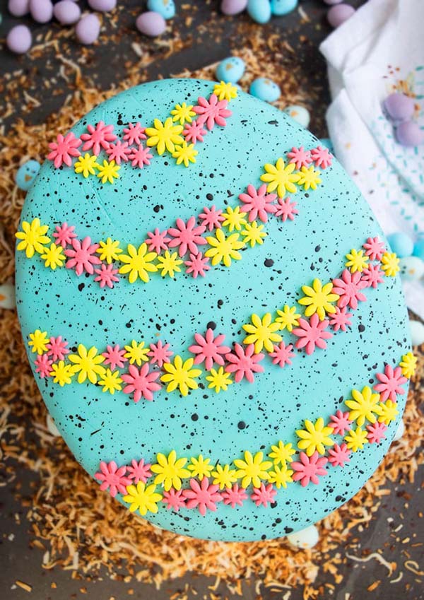 Easter Piñata Cake #Easter #cakes #recipes #trendypins